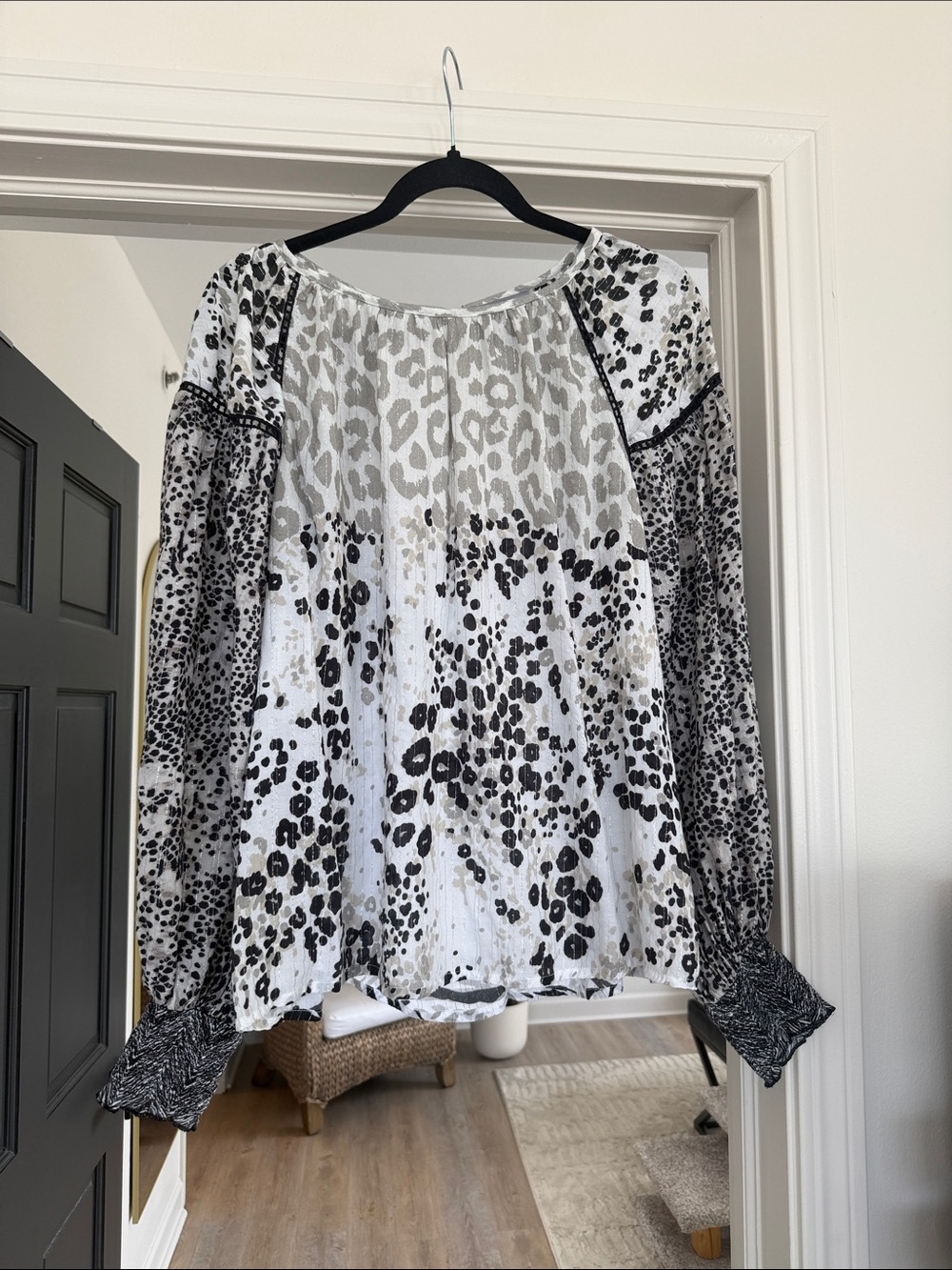 Women's Black and White Printed Long-Sleeve Peasant Top from Anthro